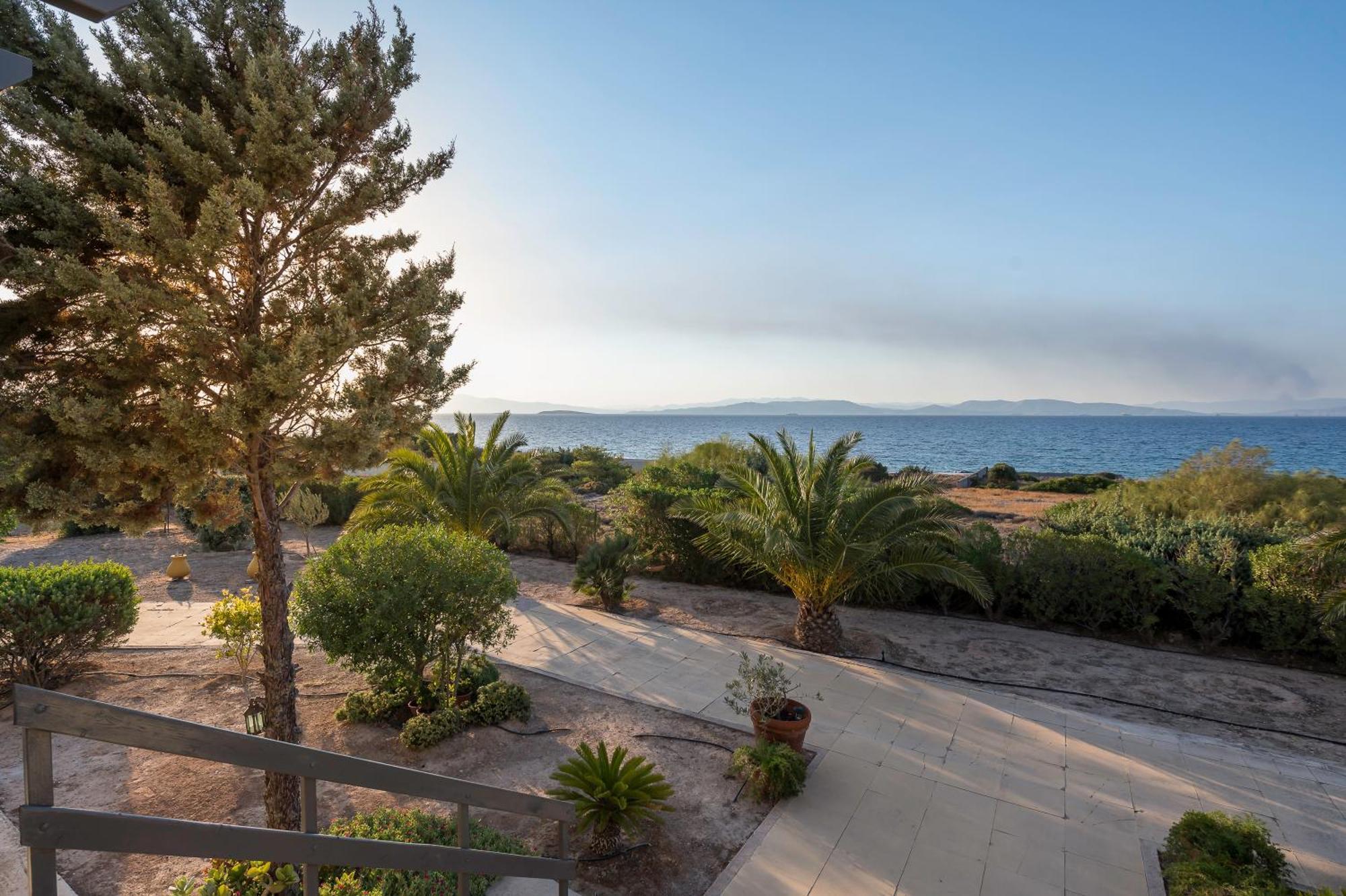 Marfaia - Villa By The Sea Agioi 外观 照片